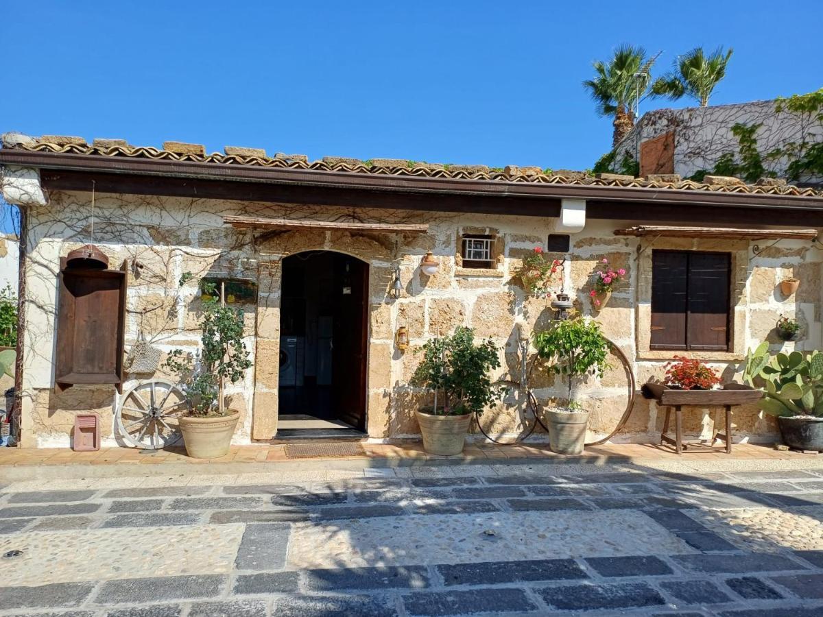 Villa La Virgy Per Noto With Share Swimming Pool With Wonderful Sea View Avola Exterior foto