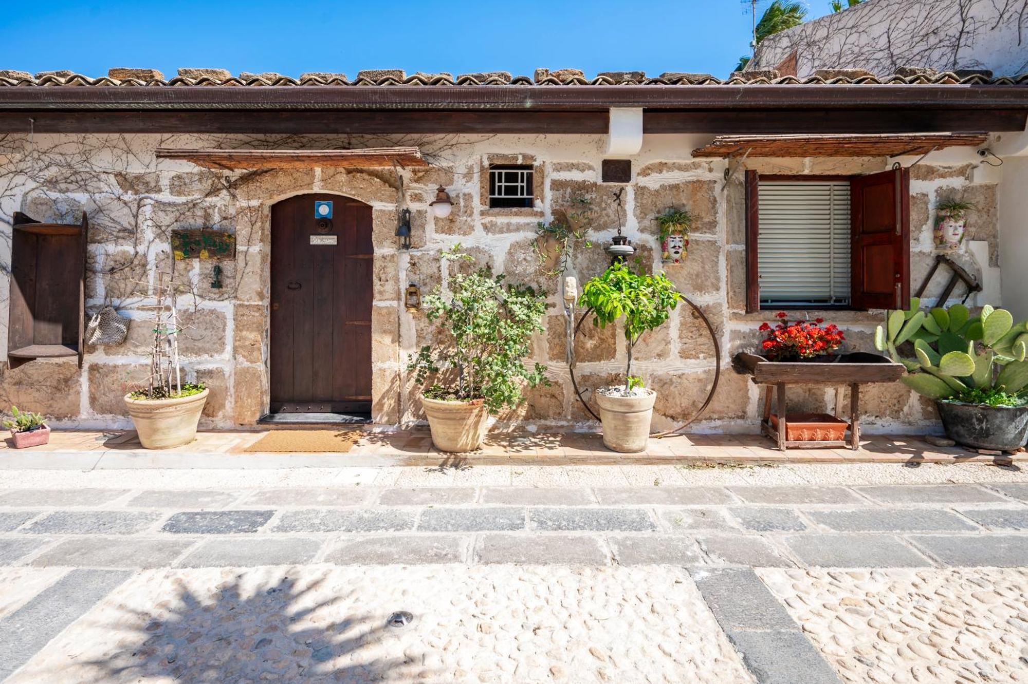 Villa La Virgy Per Noto With Share Swimming Pool With Wonderful Sea View Avola Exterior foto